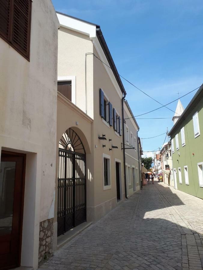Apartments Mihael Nin Εξωτερικό φωτογραφία